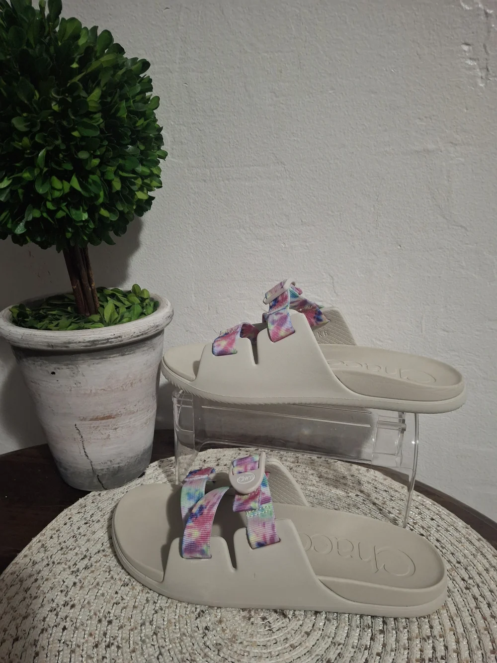 Chaco Beige Slide Sandals with Multicolor Tie-Dye Straps Size 6.